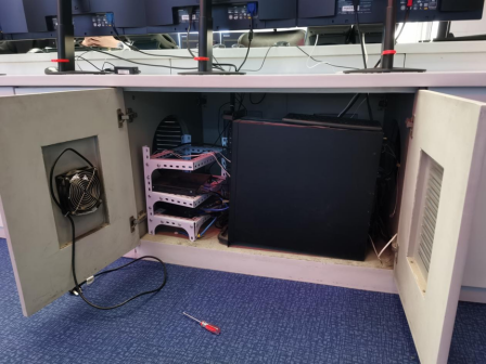 AC散熱風(fēng)扇對顯示屏干擾案例分享